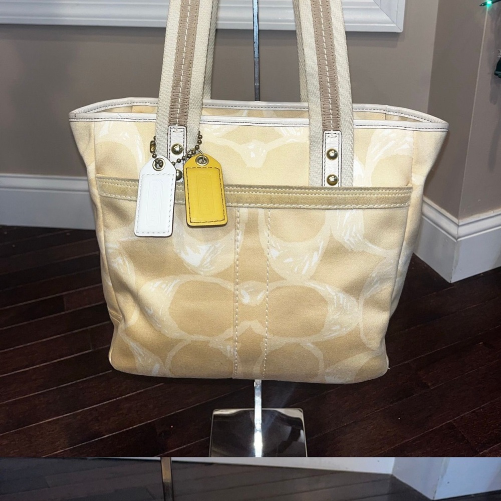 Coach HamptonTote Bag - Picture 10 of 12